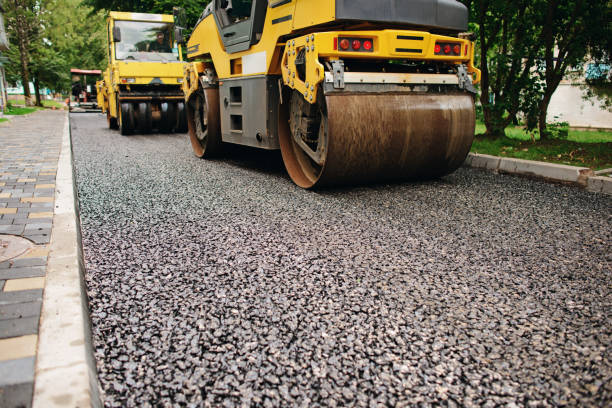 Best Professional Driveway Pavers  in Naugatuck, CT